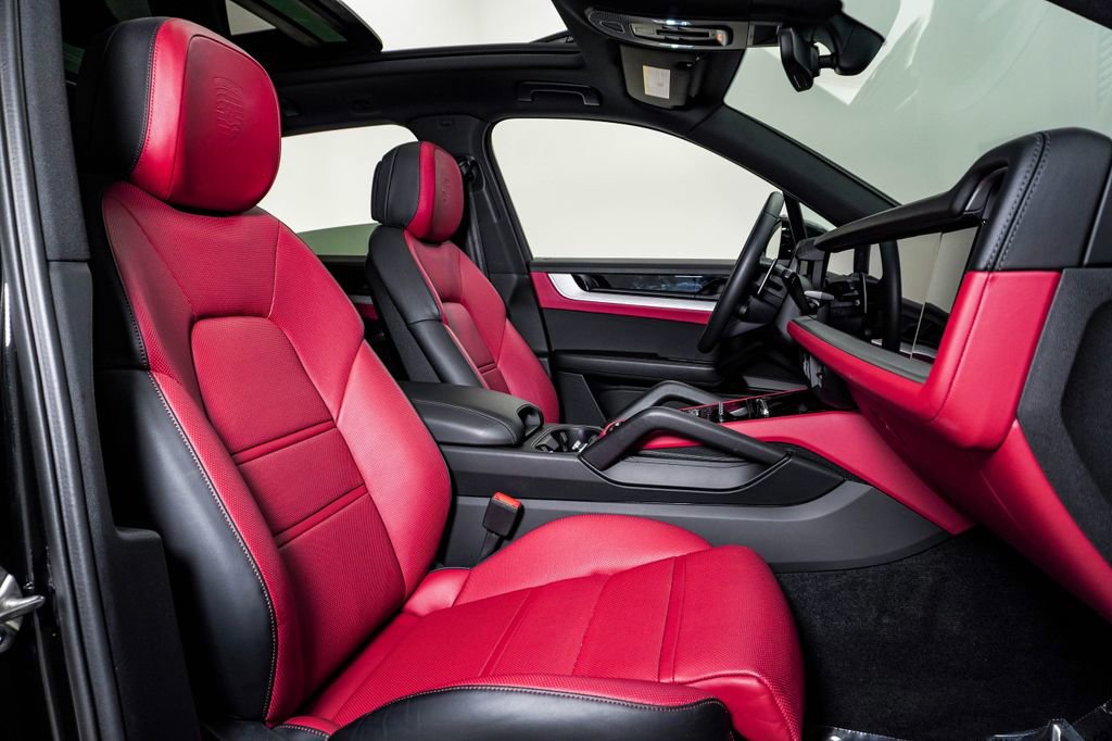 Certified 2025 Porsche Cayenne E-Hybrid image 11