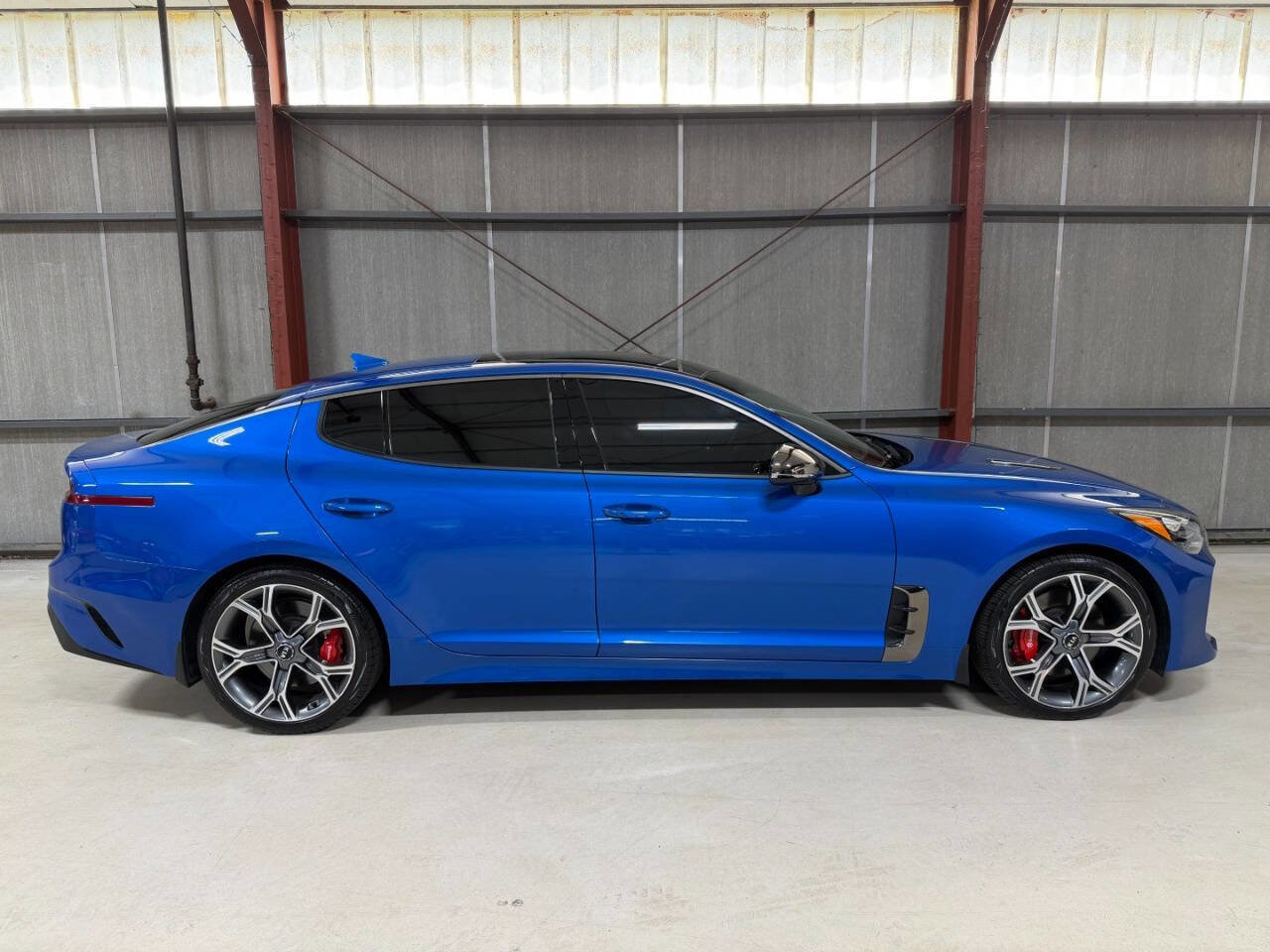 Used 2021 Kia Stinger GT2 image 22