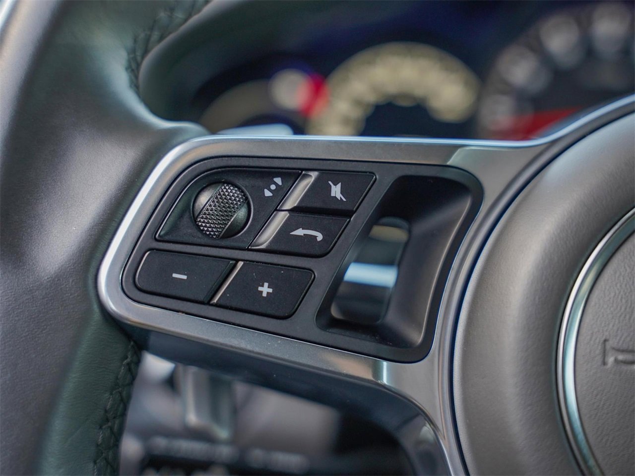 Certified 2023 Porsche Cayenne S Platinum image 20