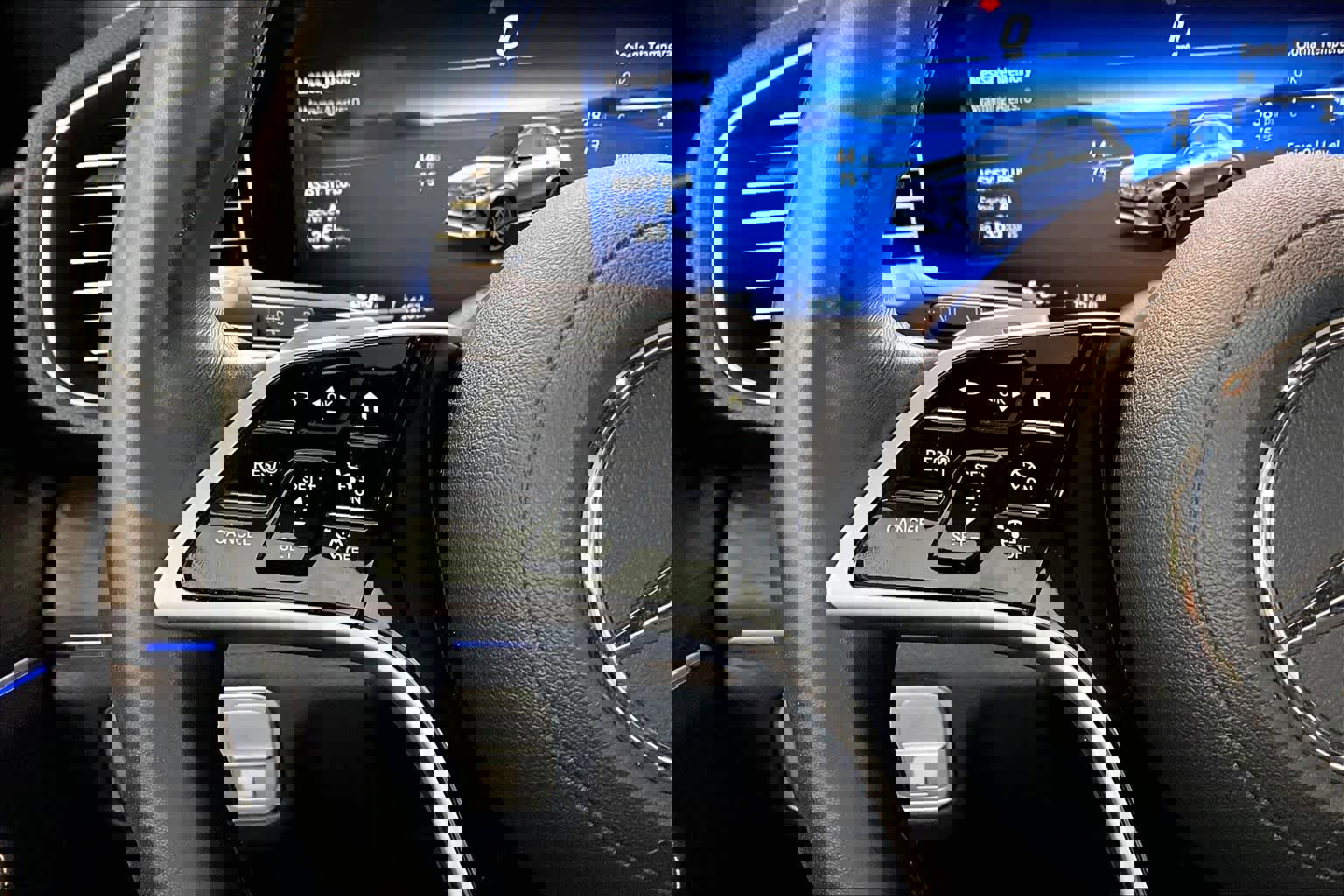 Used 2025 Mercedes-Benz GLE 350 4MATIC image 22