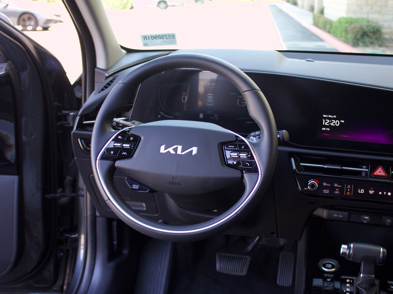 Used 2025 Kia Niro EX FWD image 14