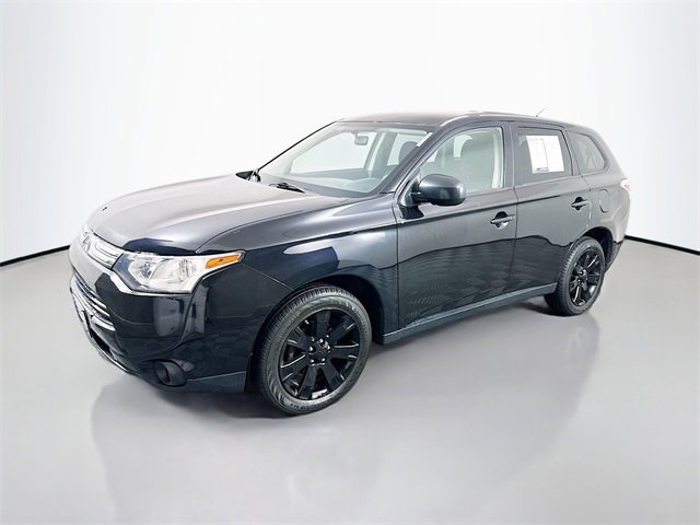 Used 2014 Mitsubishi Outlander ES image 3