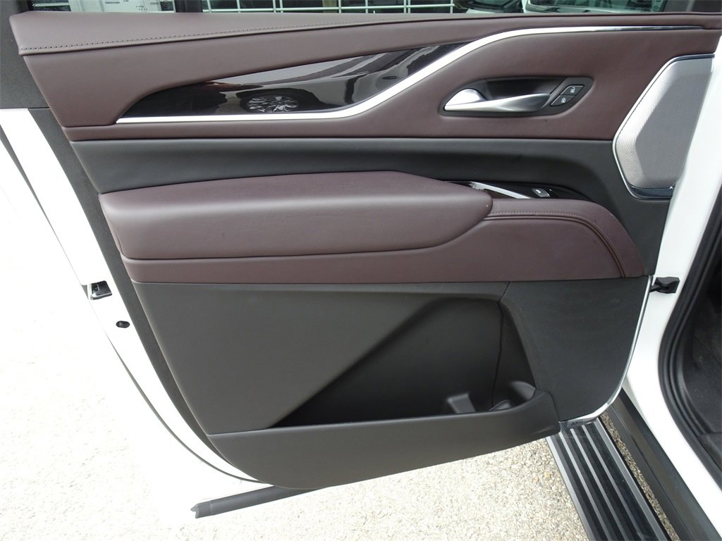 Certified 2023 Cadillac Escalade ESV Premium Luxury Platinum w/ LPO, Radiant Package image 18