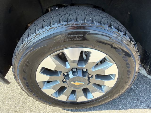 Used 2022 Chevrolet Silverado 2500 Custom w/ Custom Value Package image 11