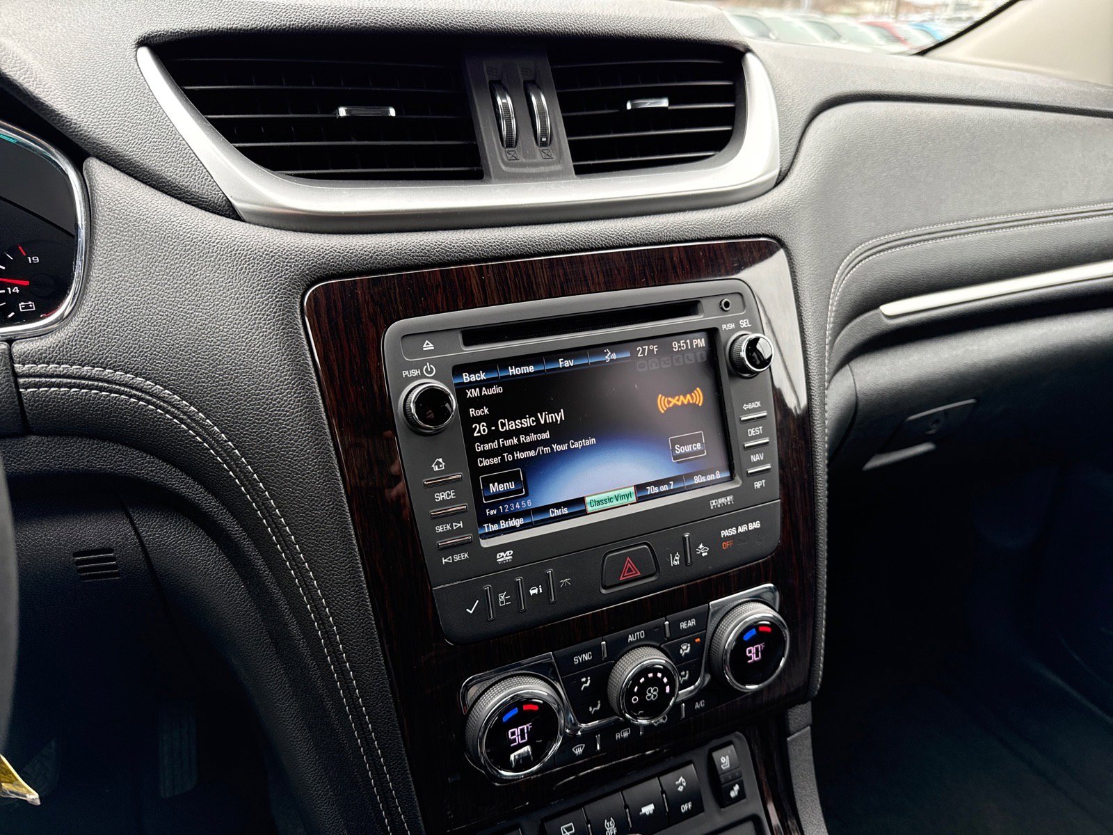 Used 2015 Chevrolet Traverse LTZ FWD image 16