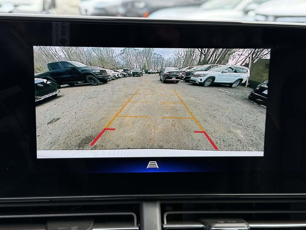 Used 2024 Chevrolet Trax ACTIV w/ Sunroof Package image 29