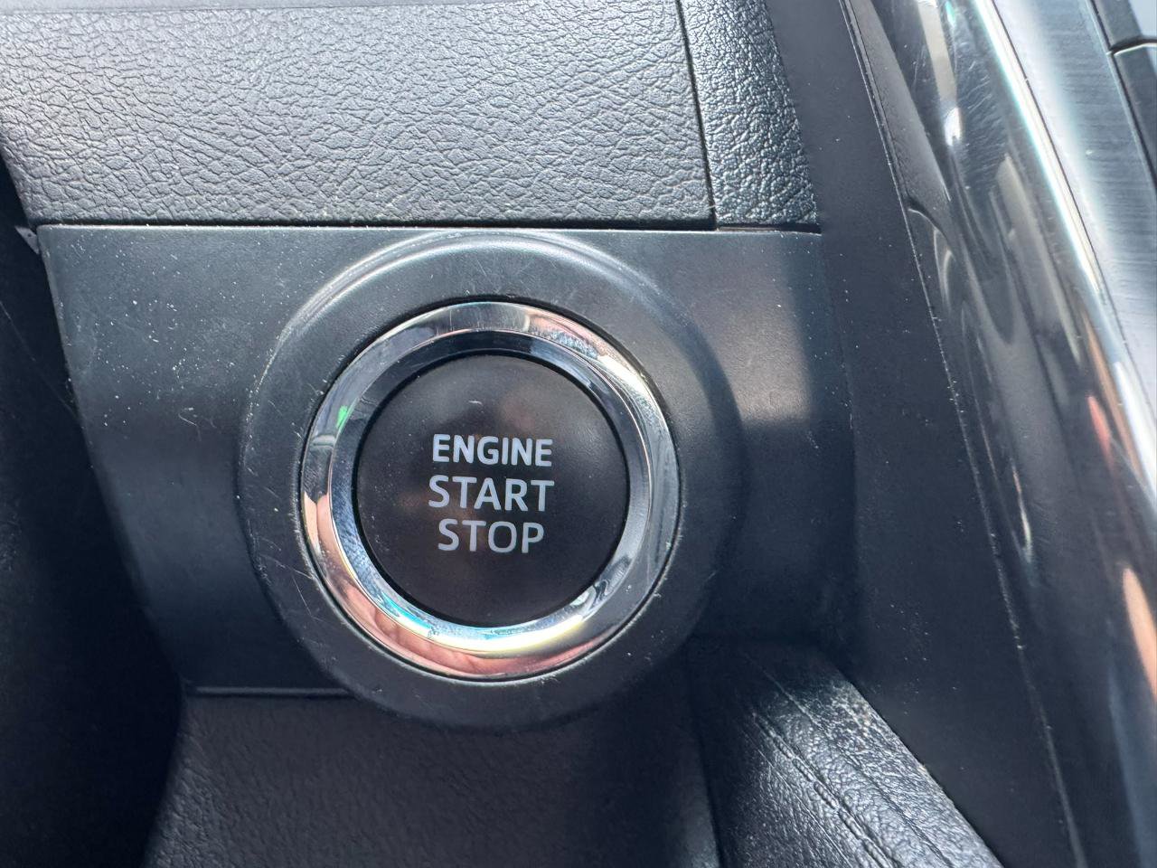Used 2012 Toyota Camry SE w/ Convenience Pkg FWD image 17