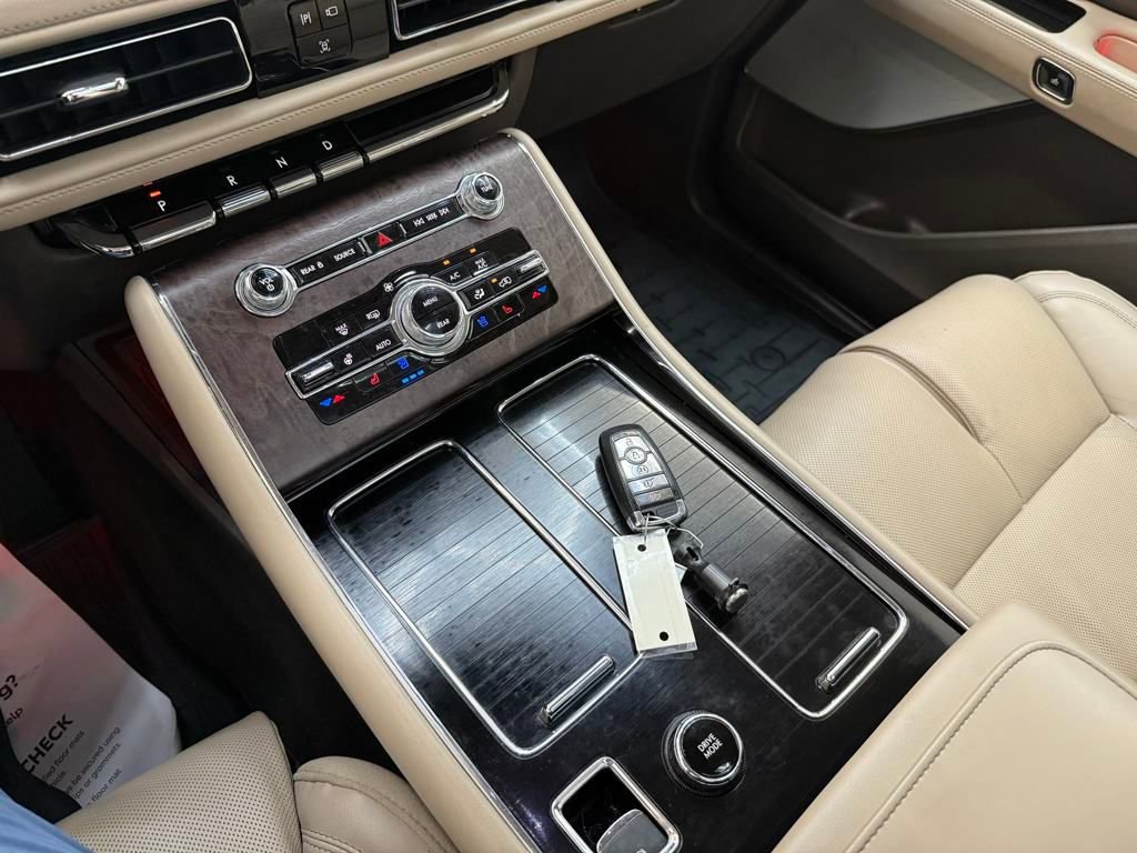 Used 2022 Lincoln Aviator Reserve image 17