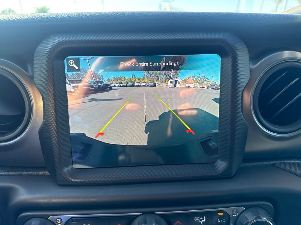 Certified 2023 Jeep Gladiator Sport AWD/4WD image 20