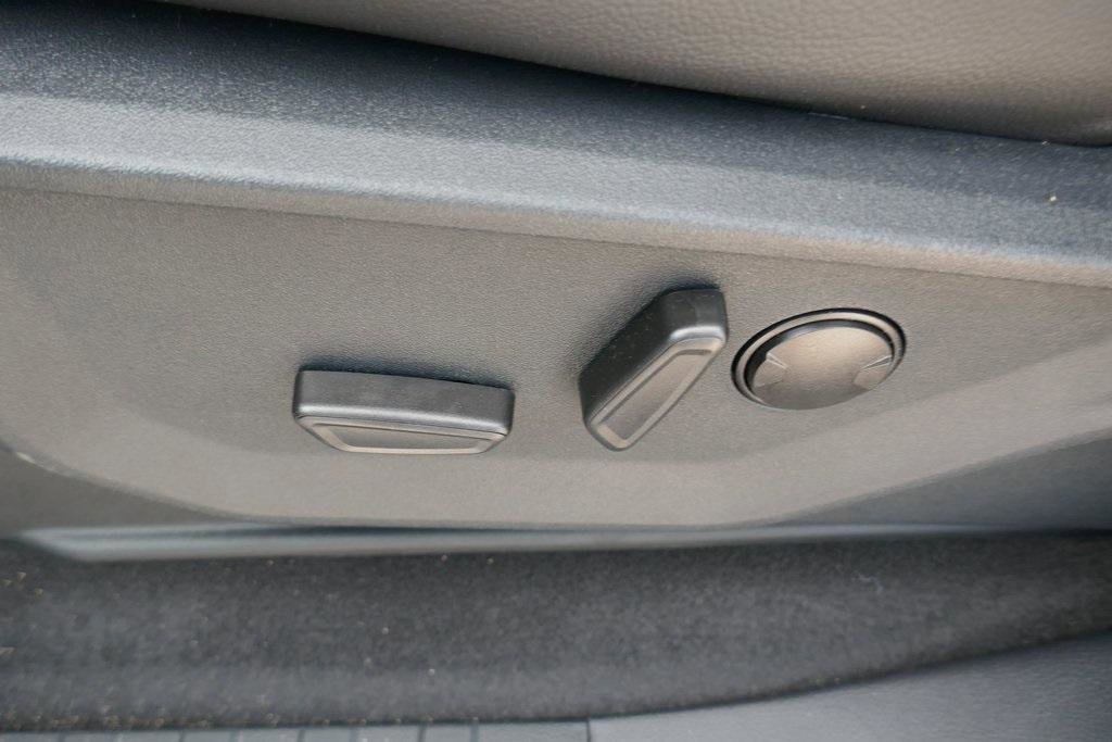 New 2025 Ford F150 Lariat w/ Equipment Group 501A Mid image 16