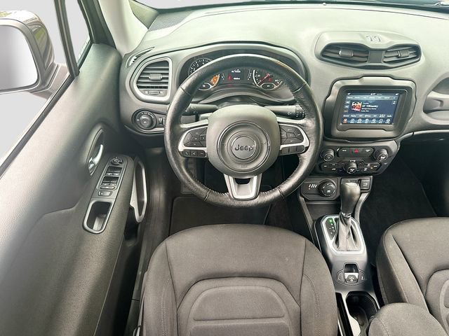 Used 2019 Jeep Renegade Latitude w/ Cold Weather Group AWD/4WD image 21