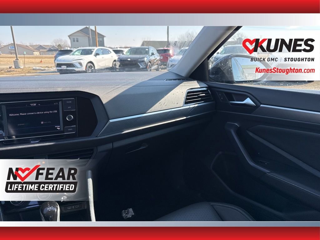 Used 2024 Volkswagen Jetta SE image 40