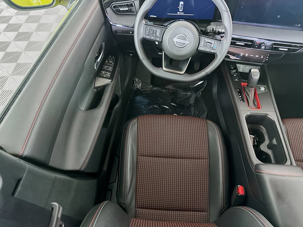 Certified 2025 Nissan Kicks SR FWD image 29