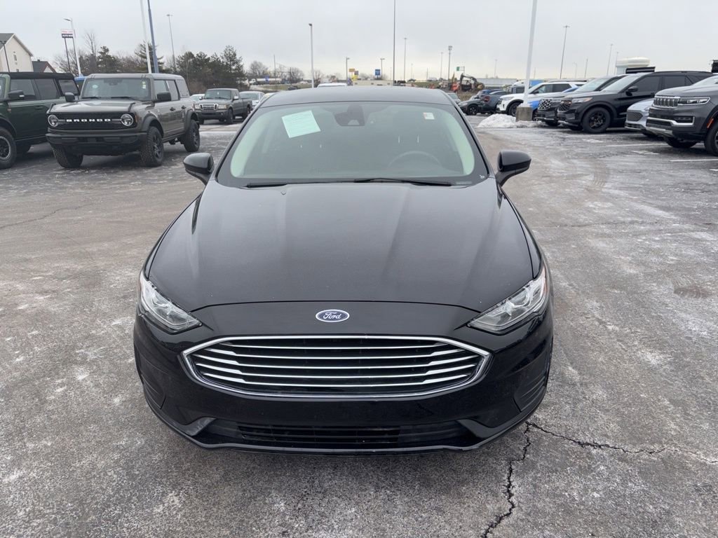 Used 2019 Ford Fusion SE image 3