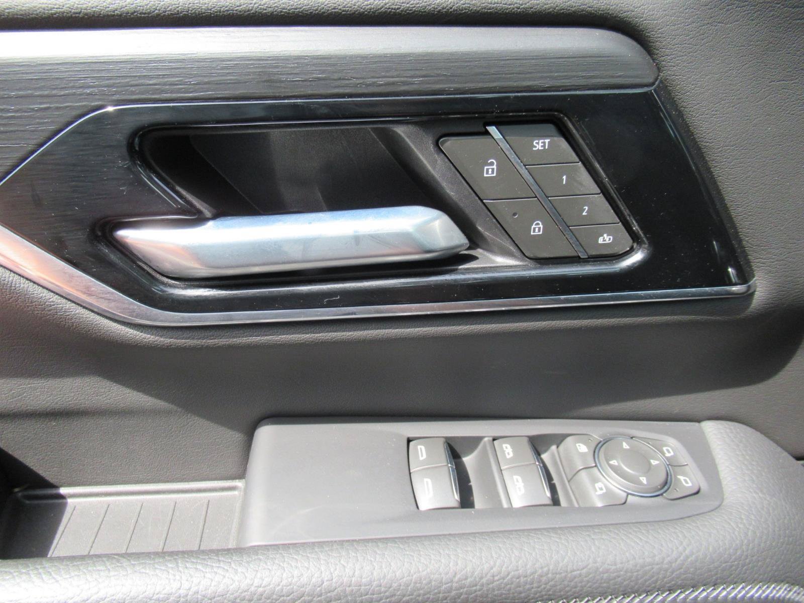 Used 2025 GMC Yukon Denali AWD/4WD image 20