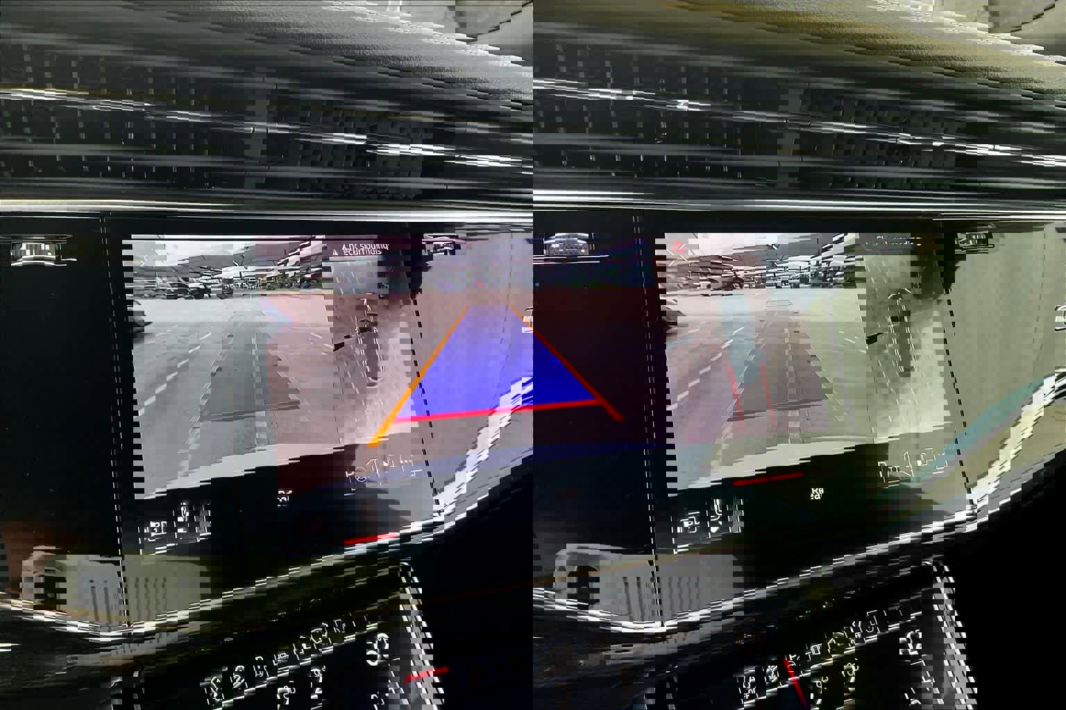 Used 2023 Audi Q8 Prestige w/ Prestige Package image 27