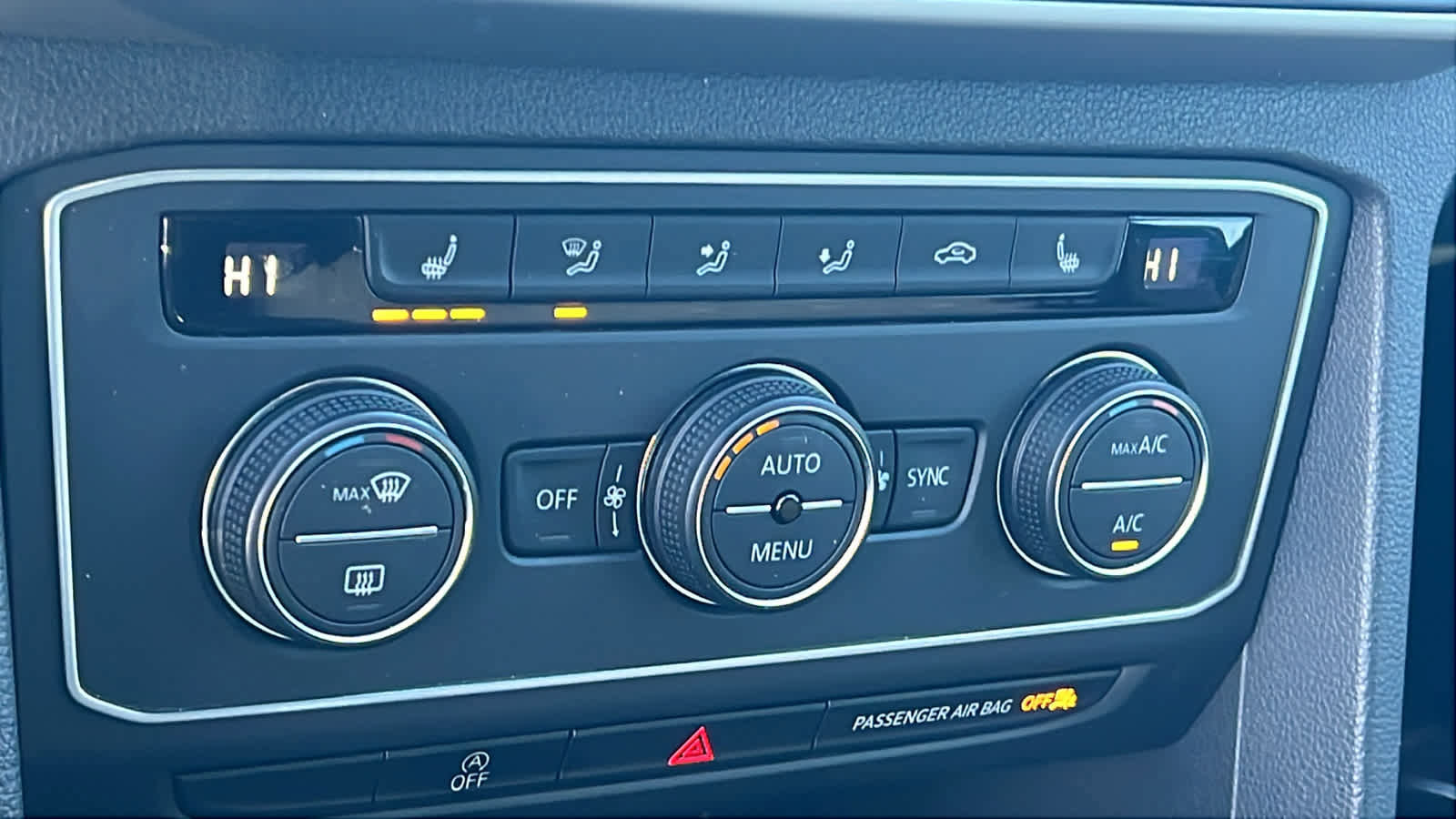 Used 2021 Volkswagen Atlas Cross Sport SE image 14