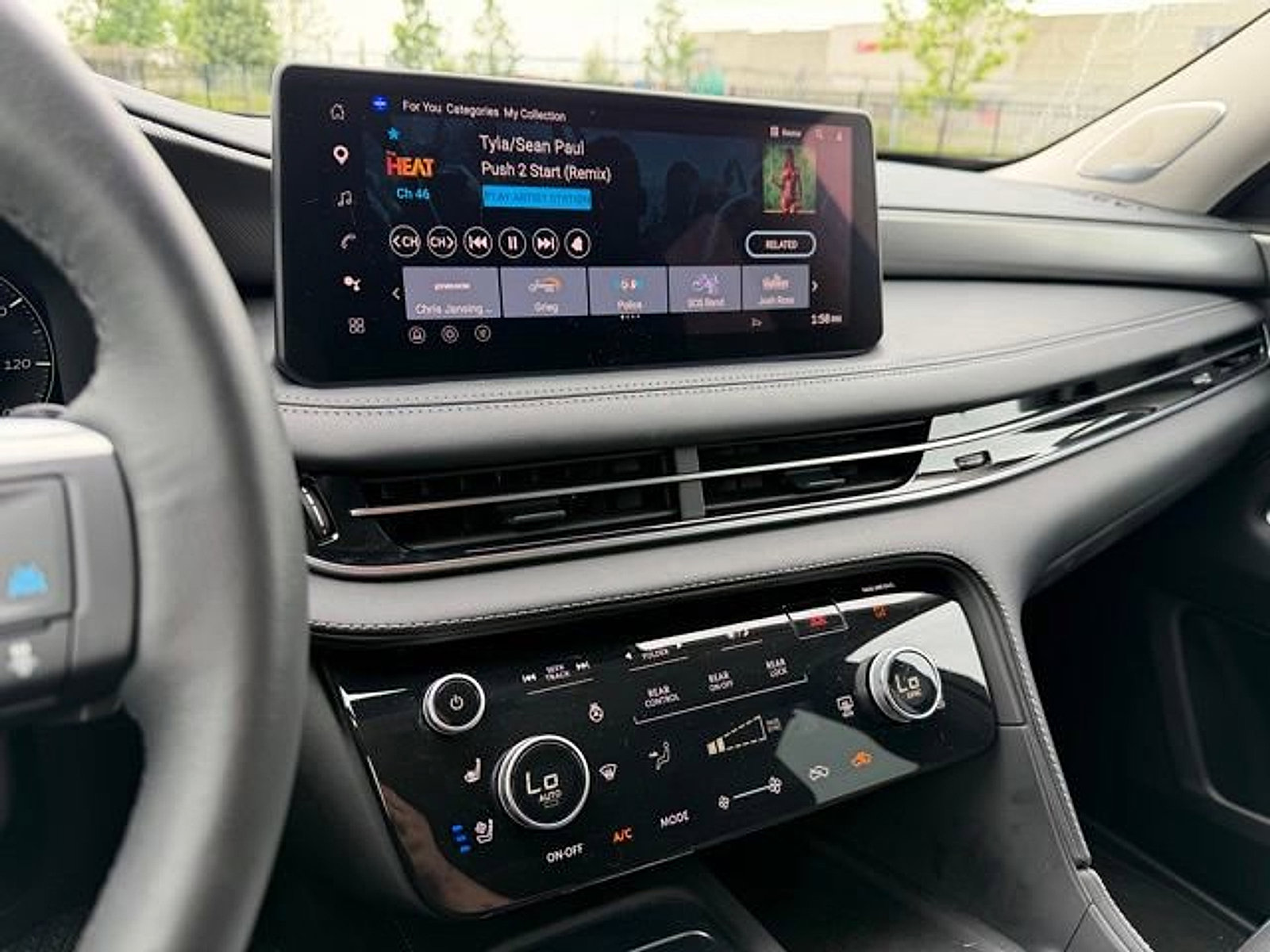 Certified 2026 INFINITI QX60 Luxe w/ Cargo Package AWD/4WD image 16
