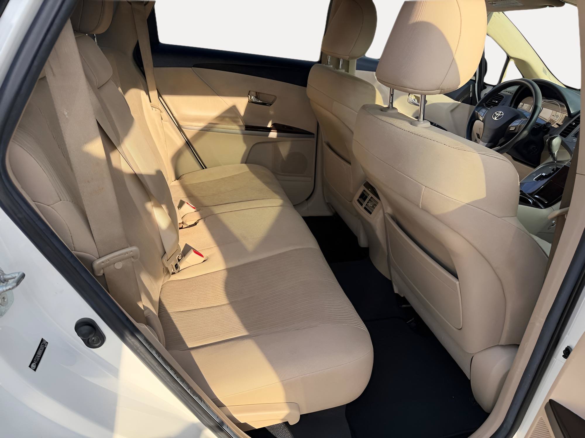 Used 2012 Toyota Venza LE w/ LE Convenience Pkg FWD image 12