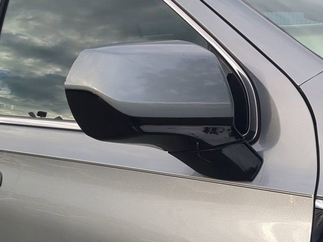 Used 2024 GMC Yukon SLE w/ Gmc Pro Safety Plus Package image 12