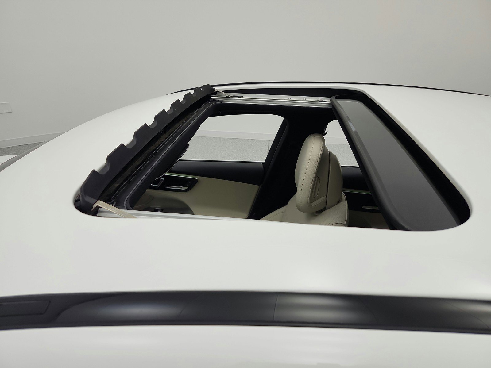 Used 2024 Mercedes-Benz C 300 Sedan image 11