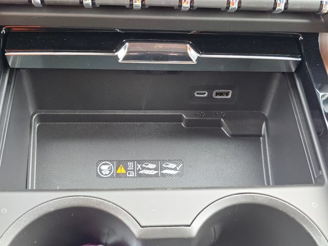 New 2026 GMC Yukon Denali AWD/4WD image 8