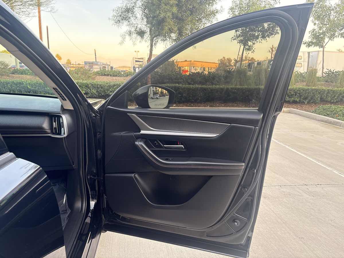 Used 2024 MAZDA CX-90 3.3 Turbo w/ Preferred Plus image 17