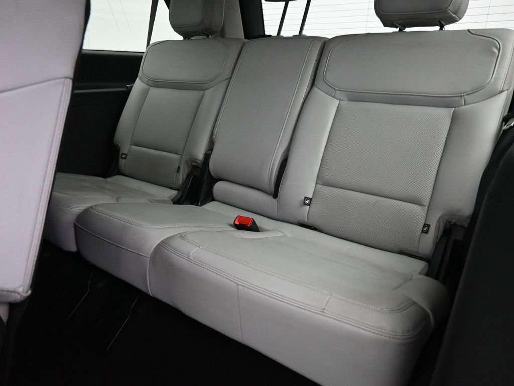 Certified 2025 Ford Expedition Max Platinum image 22