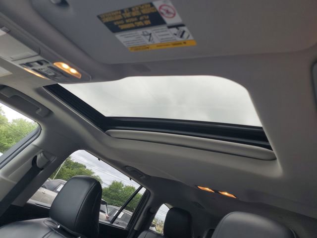 Used 2022 Toyota Highlander XLE FWD image 6