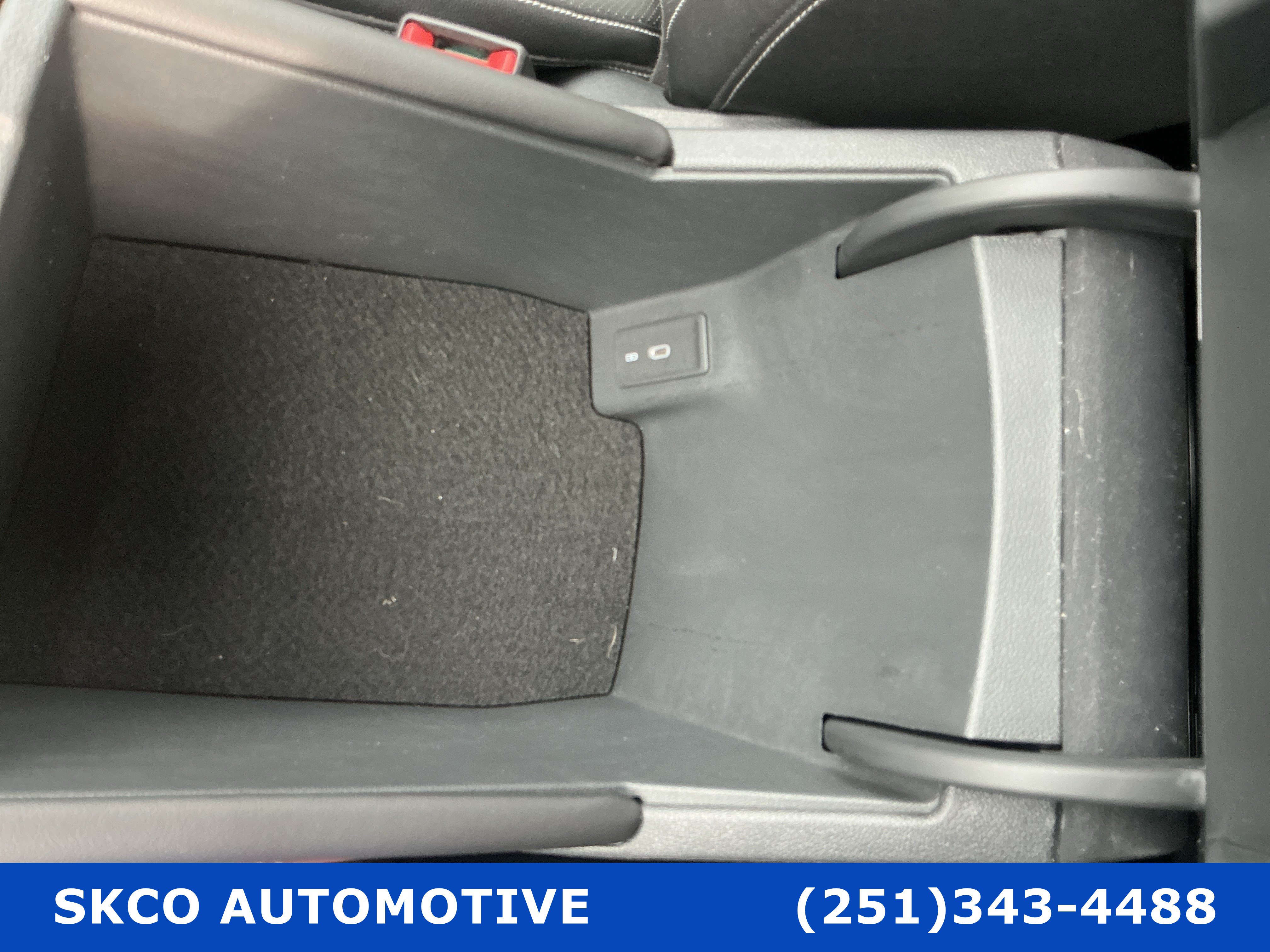 Used 2025 Volkswagen Atlas SE FWD image 25