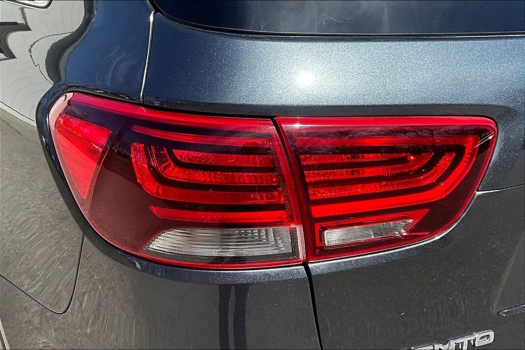 Used 2020 Kia Sorento S image 21