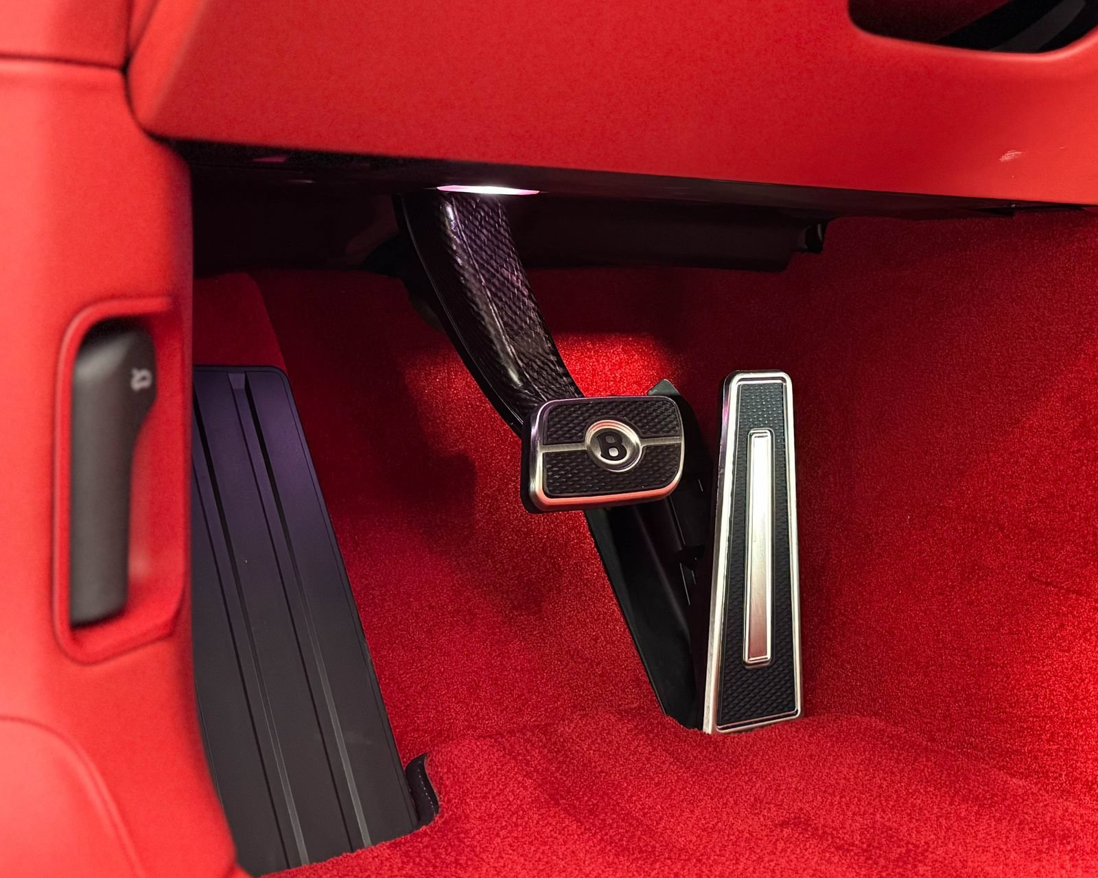 New 2025 Bentley Flying Spur Plug-In Hybrid AWD/4WD image 14