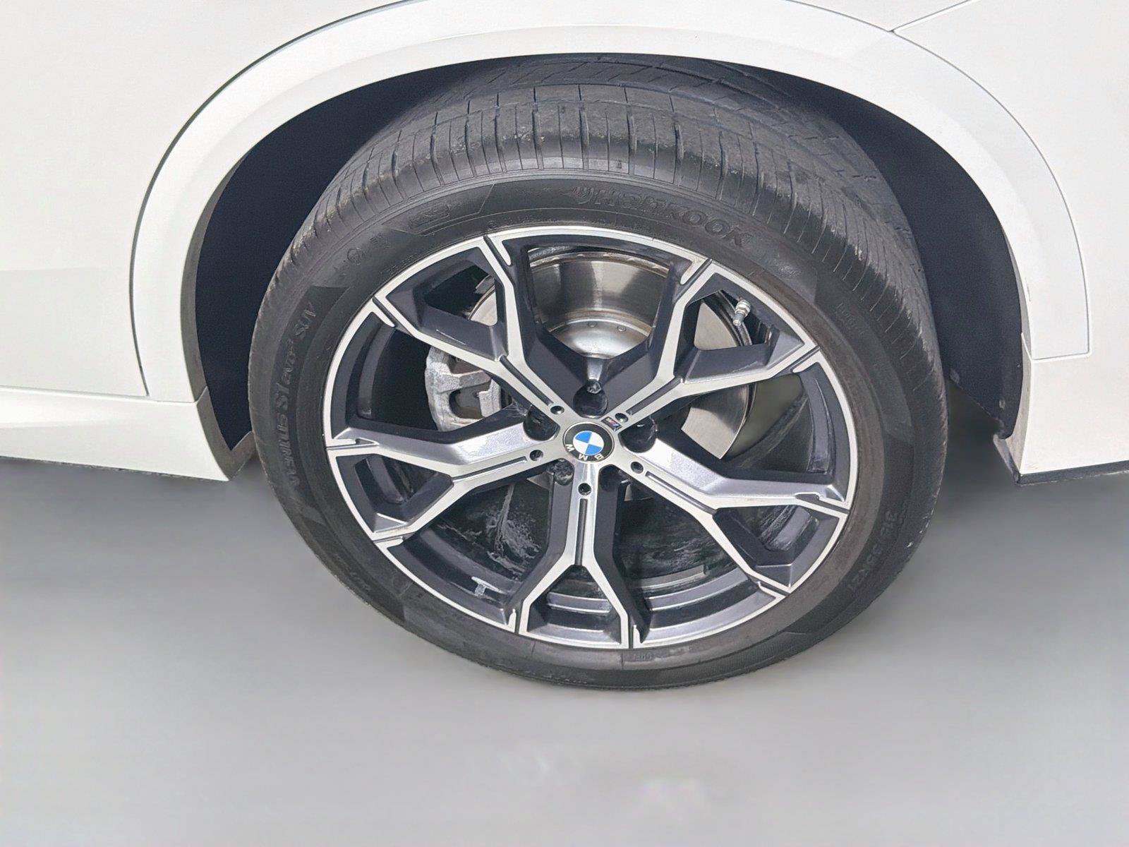 Used 2022 BMW X5 xDrive40i w/ M Sport Package AWD/4WD image 31
