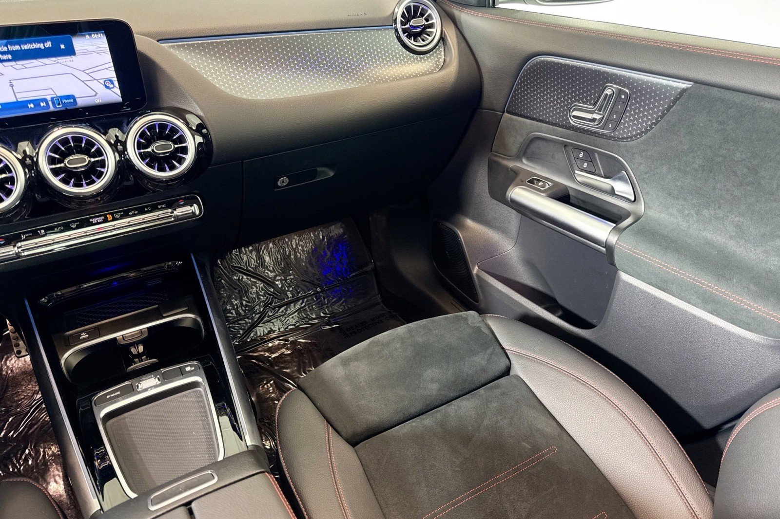 Certified 2025 Mercedes-Benz GLA 250 4MATIC image 22