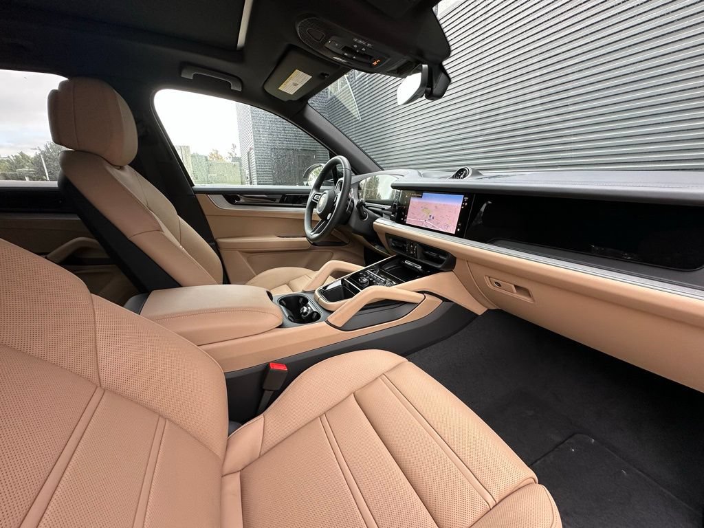 Used 2026 Porsche Cayenne E-Hybrid AWD/4WD image 39