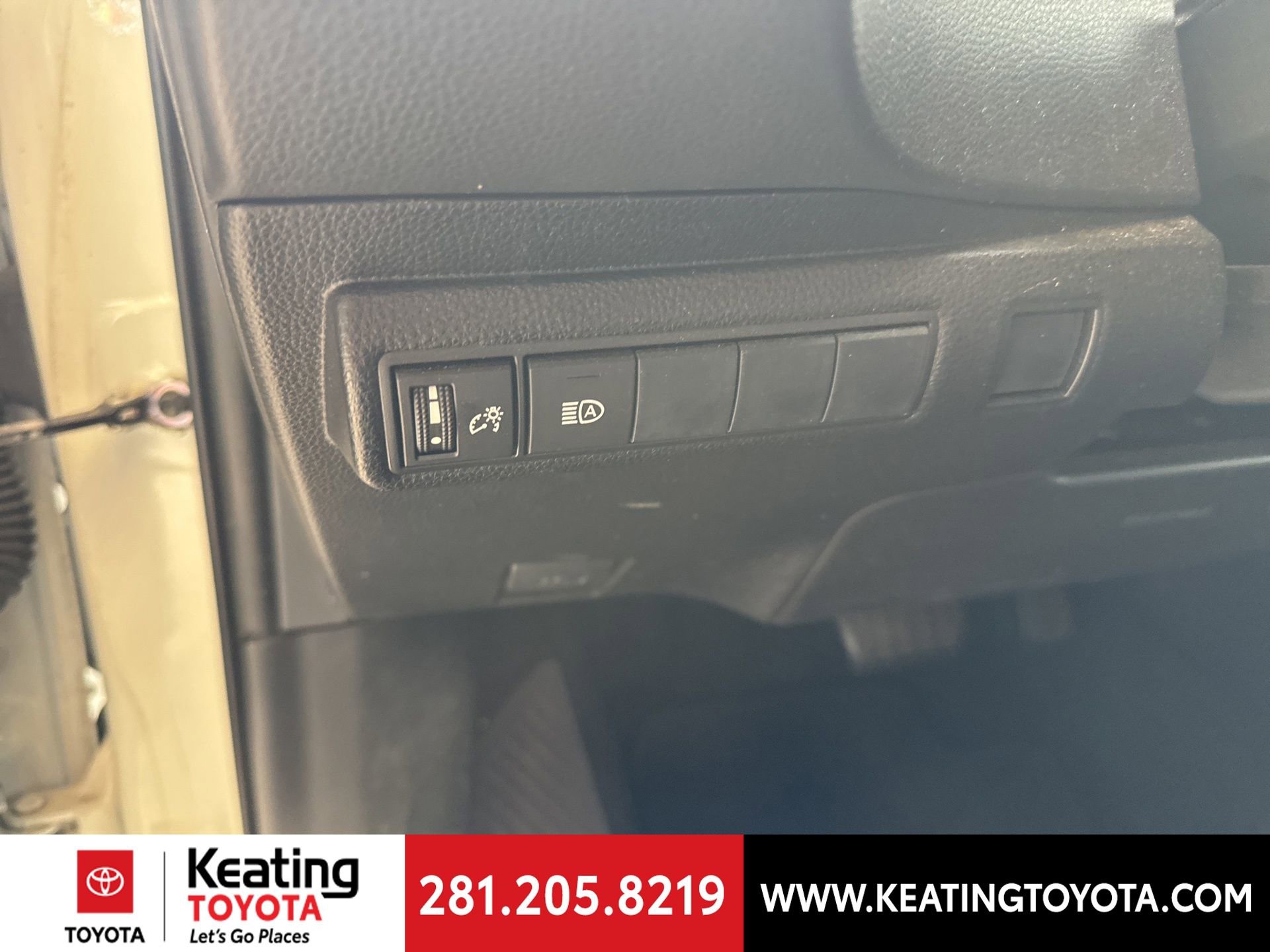 Used 2020 Toyota Corolla LE image 13