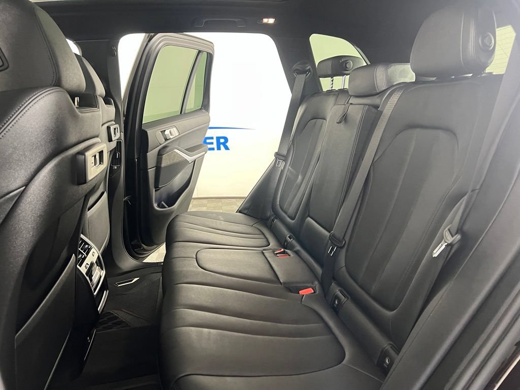 Used 2022 BMW X5 xDrive40i w/ Premium Package AWD/4WD image 16