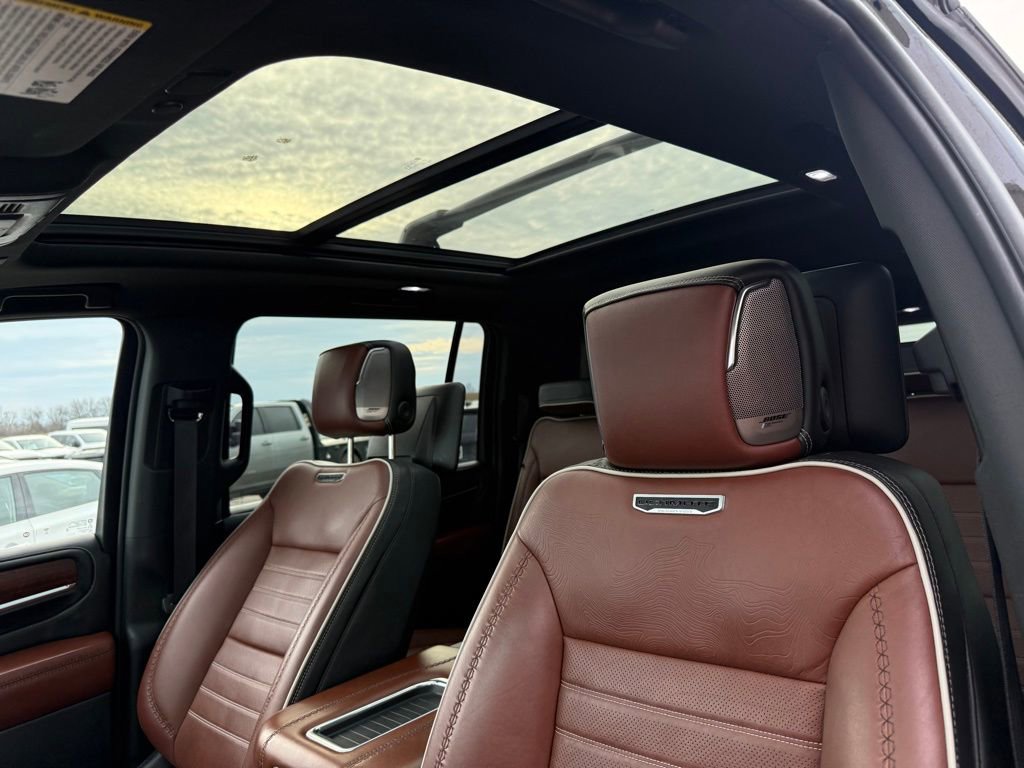 Used 2023 GMC Yukon XL Denali Ultimate image 6