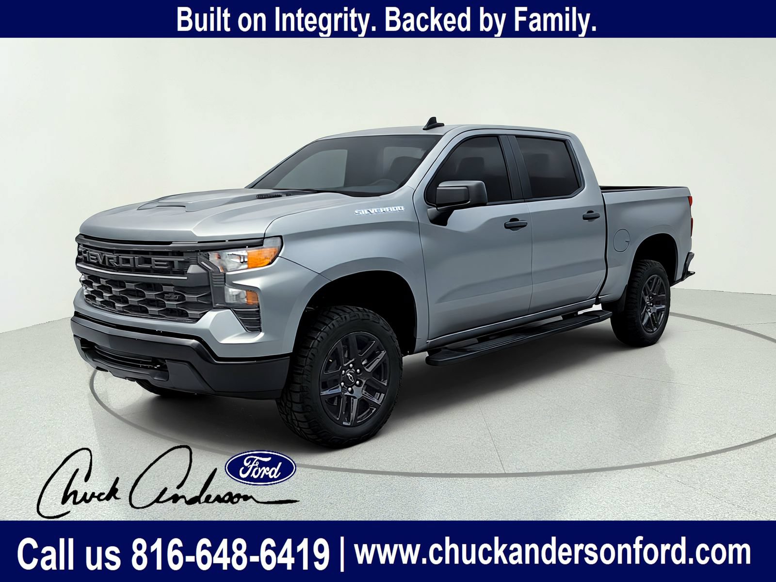 Used 2025 Chevrolet Silverado 1500 Custom Trail Boss w/ Dark Appearance Package AWD/4WD image 2