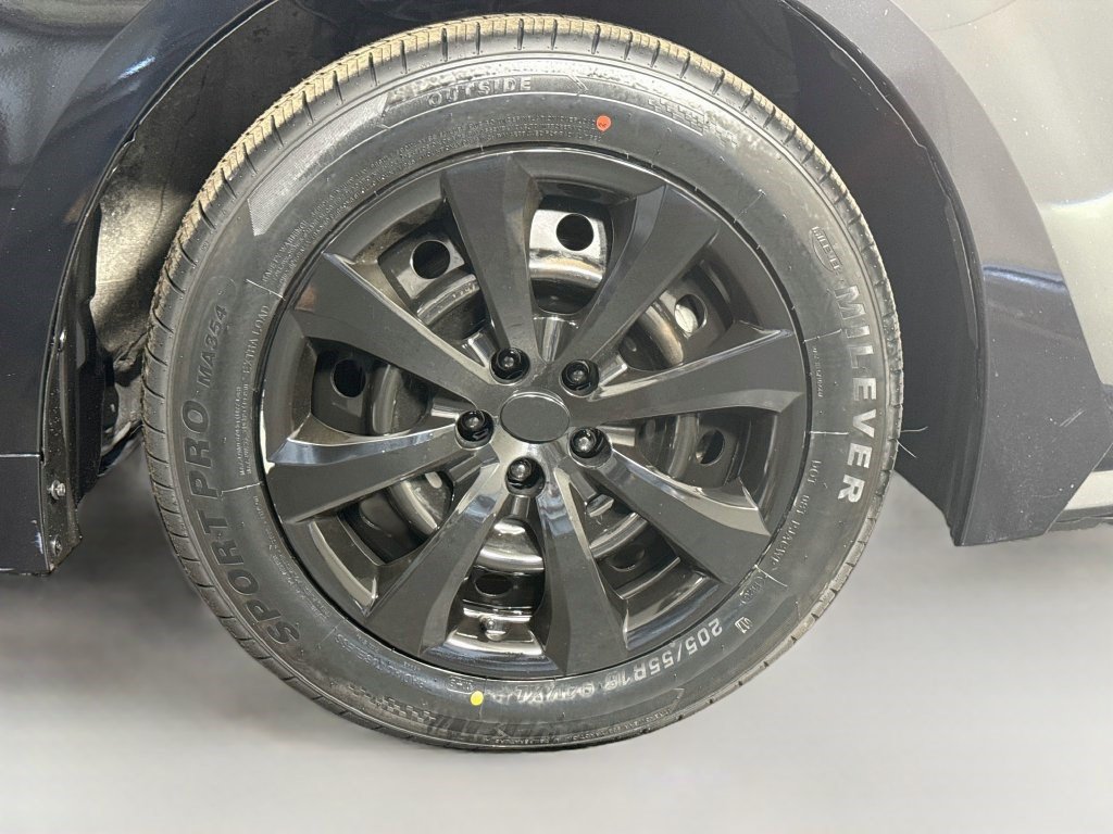 Used 2023 Toyota Corolla LE FWD image 30