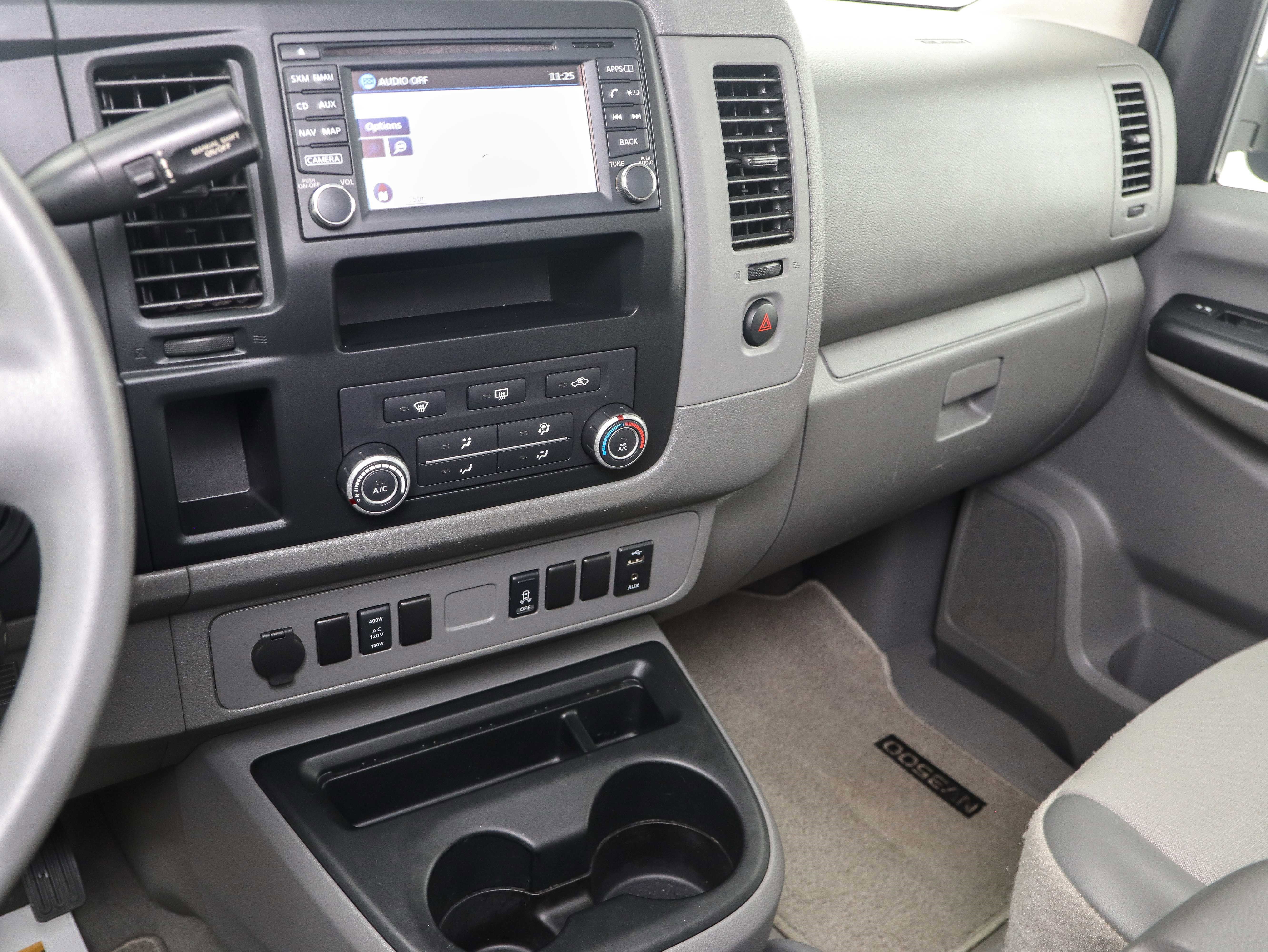 Used 2018 Nissan NV 3500 SV w/ Navigation Package image 17
