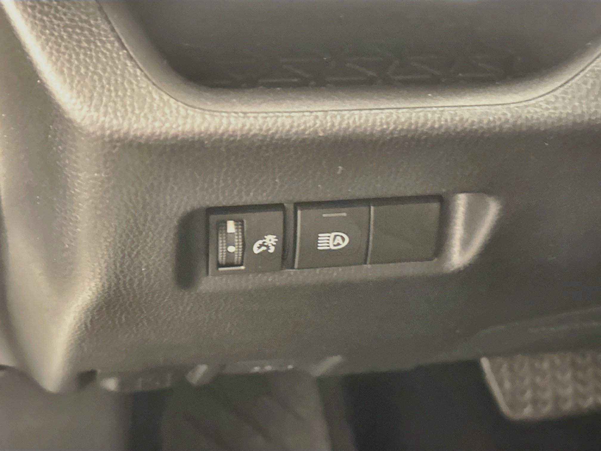 Used 2025 Toyota RAV4 LE AWD/4WD image 17