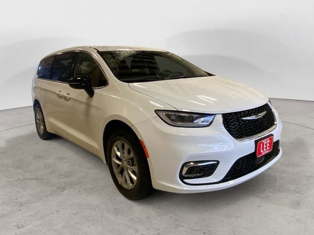 New 2026 Chrysler Pacifica Select image 8