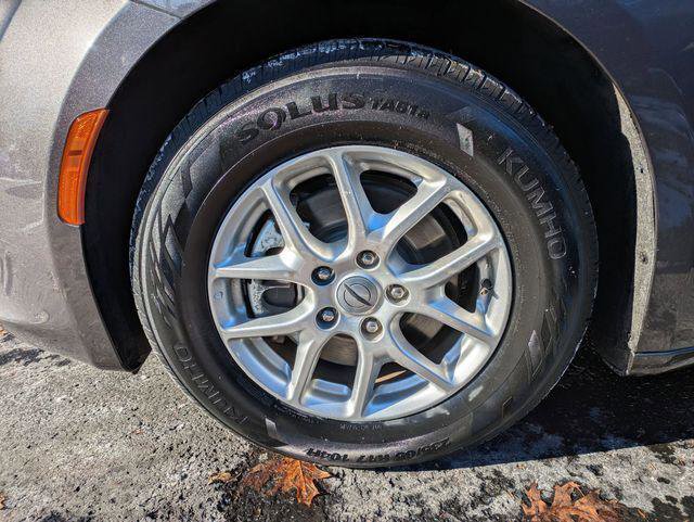 Certified 2023 Chrysler Voyager LX image 30