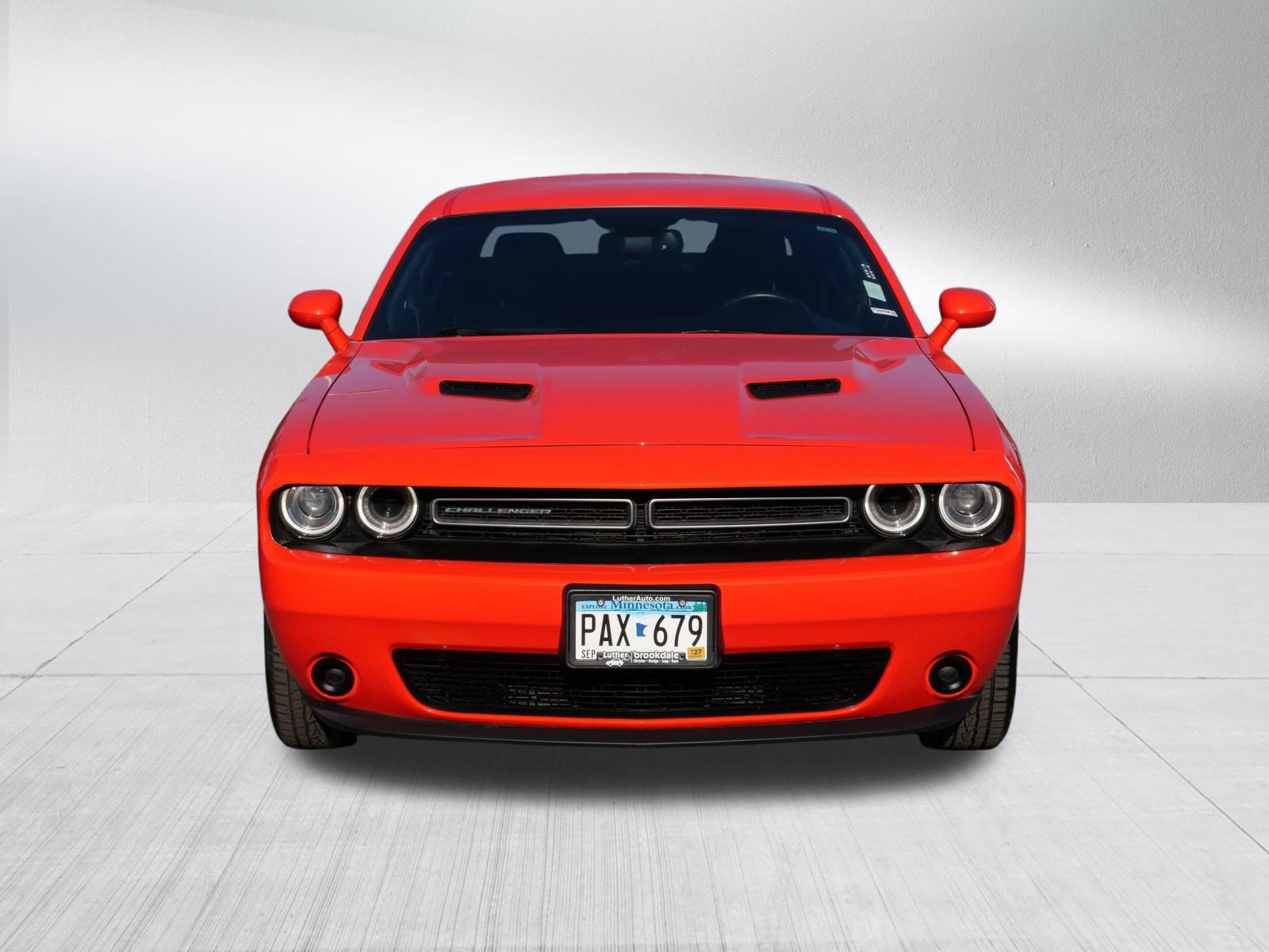 Used 2016 Dodge Challenger SXT w/ Driver Convenience Group RWD image 2
