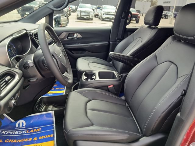 New 2026 Chrysler Pacifica Select AWD/4WD image 12