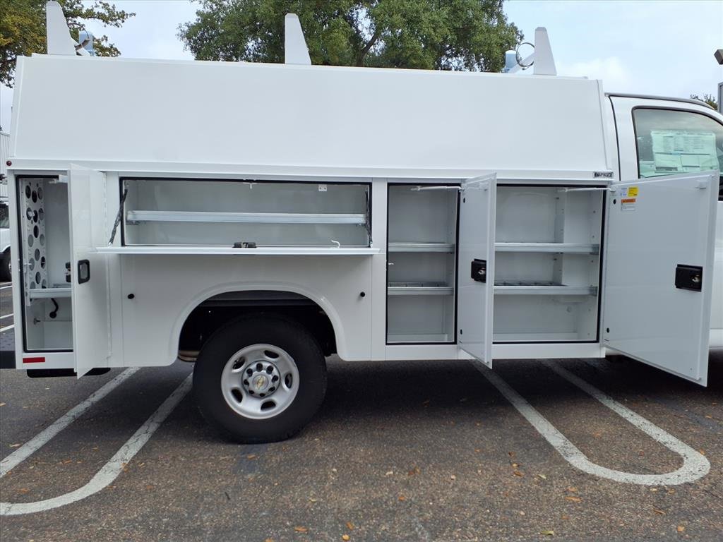 New 2025 Chevrolet Express 3500 Work Van w/ Power Convenience Package image 4