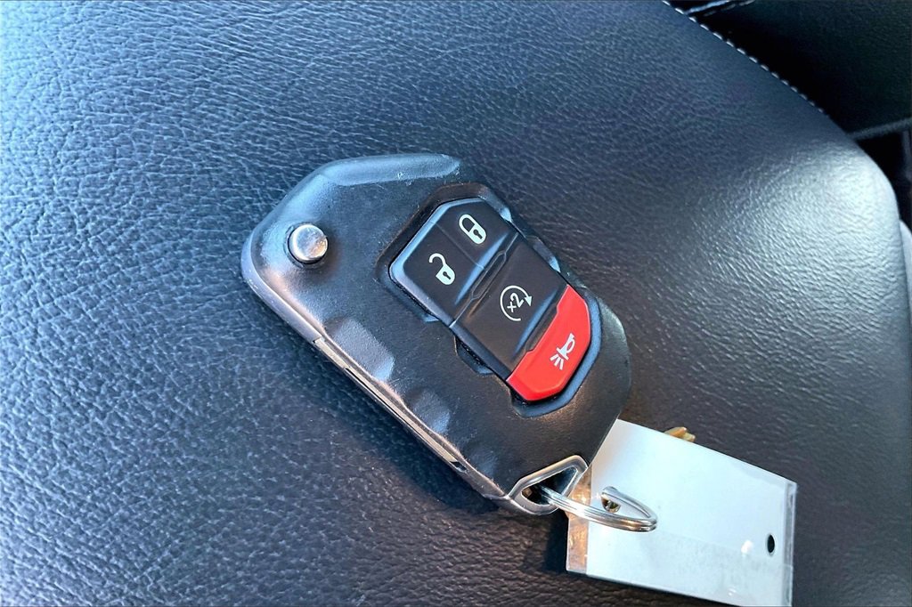 Used 2022 Jeep Wrangler Unlimited Sahara w/ LED Lighting Group image 11