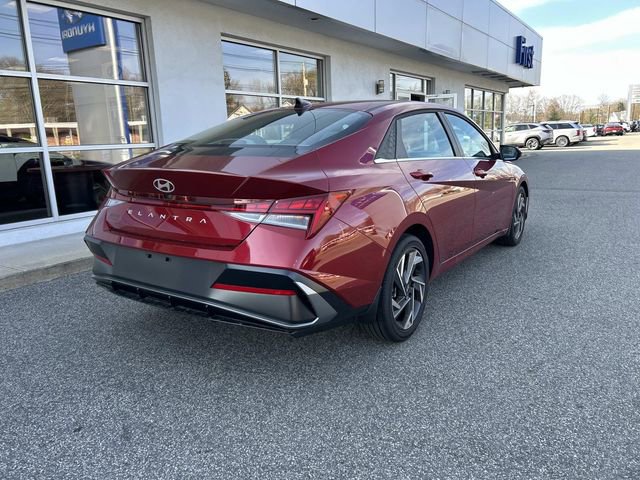 Certified 2025 Hyundai Elantra SEL FWD image 3