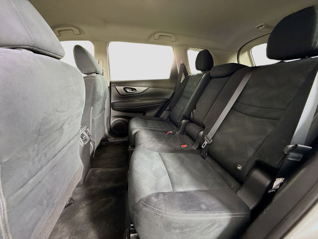 Used 2016 Nissan Rogue S image 11